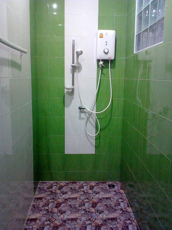 Albergue Baan Benjathip Amphawa Habitación foto